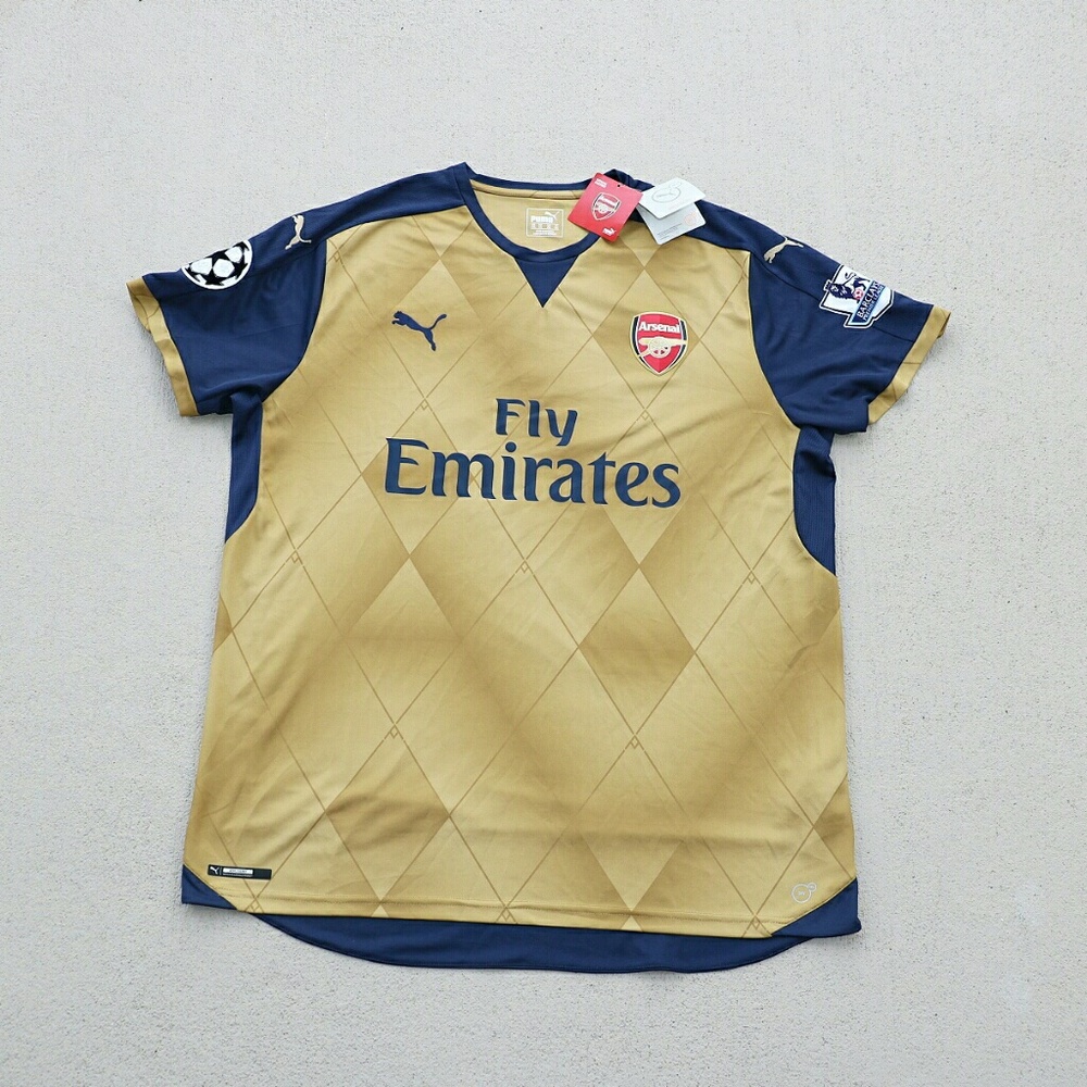 New deadstock w/o tags Puma soccer jersey!